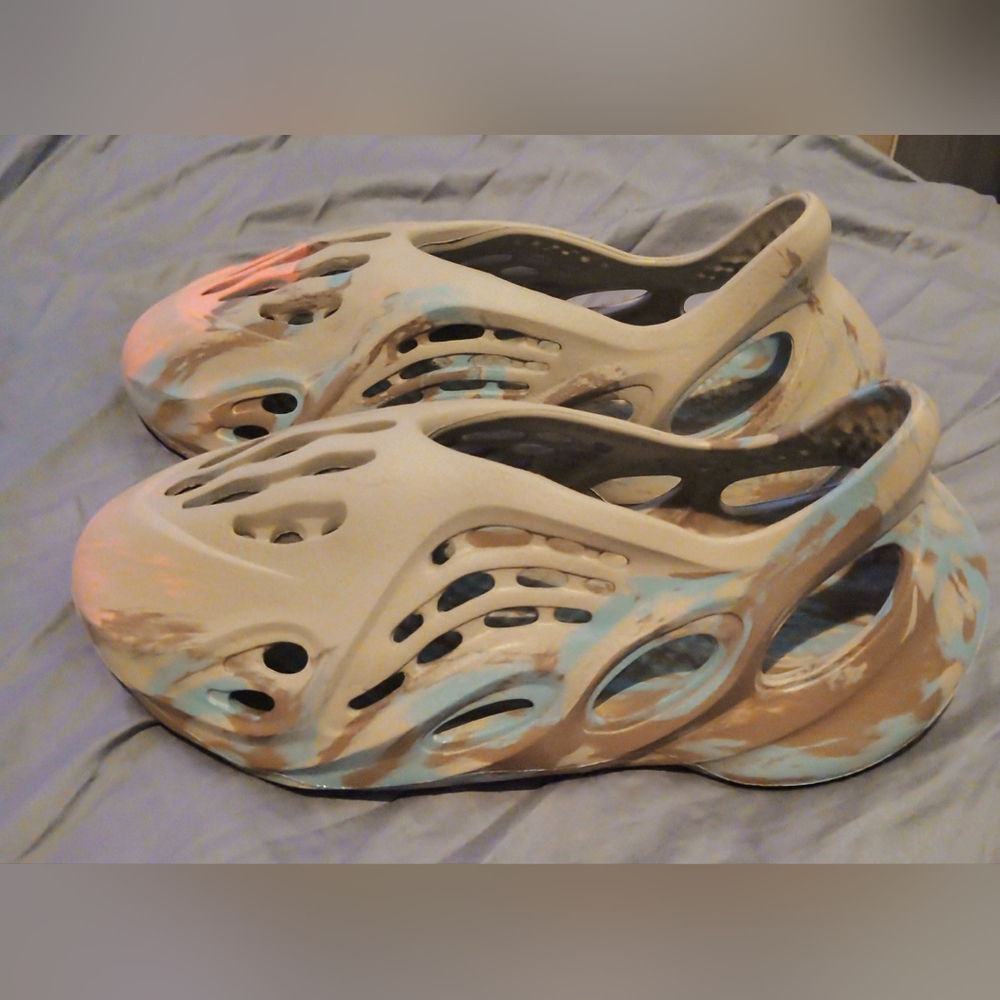 Adidas Yeezy Foam Runner MX Sand Grey Slip-On Shoe Men's 9 Brown Pink Blue Splat